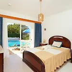 Oliveira By Vintage Travel * Guia (Faro)